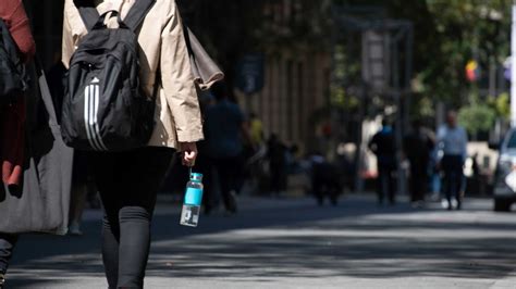 Regional Australian universities flag international student fears .